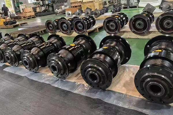 SGR 变速箱用于破碎机和撕碎机
